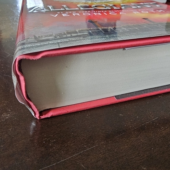 Allegiant (Divergent Series, 3) By Veronica Roth, Hardcover, Pre-owned - Picture 5 of 5